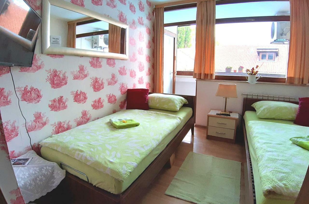 Hostel Pansion Lion SJJ Eksteriør bilde