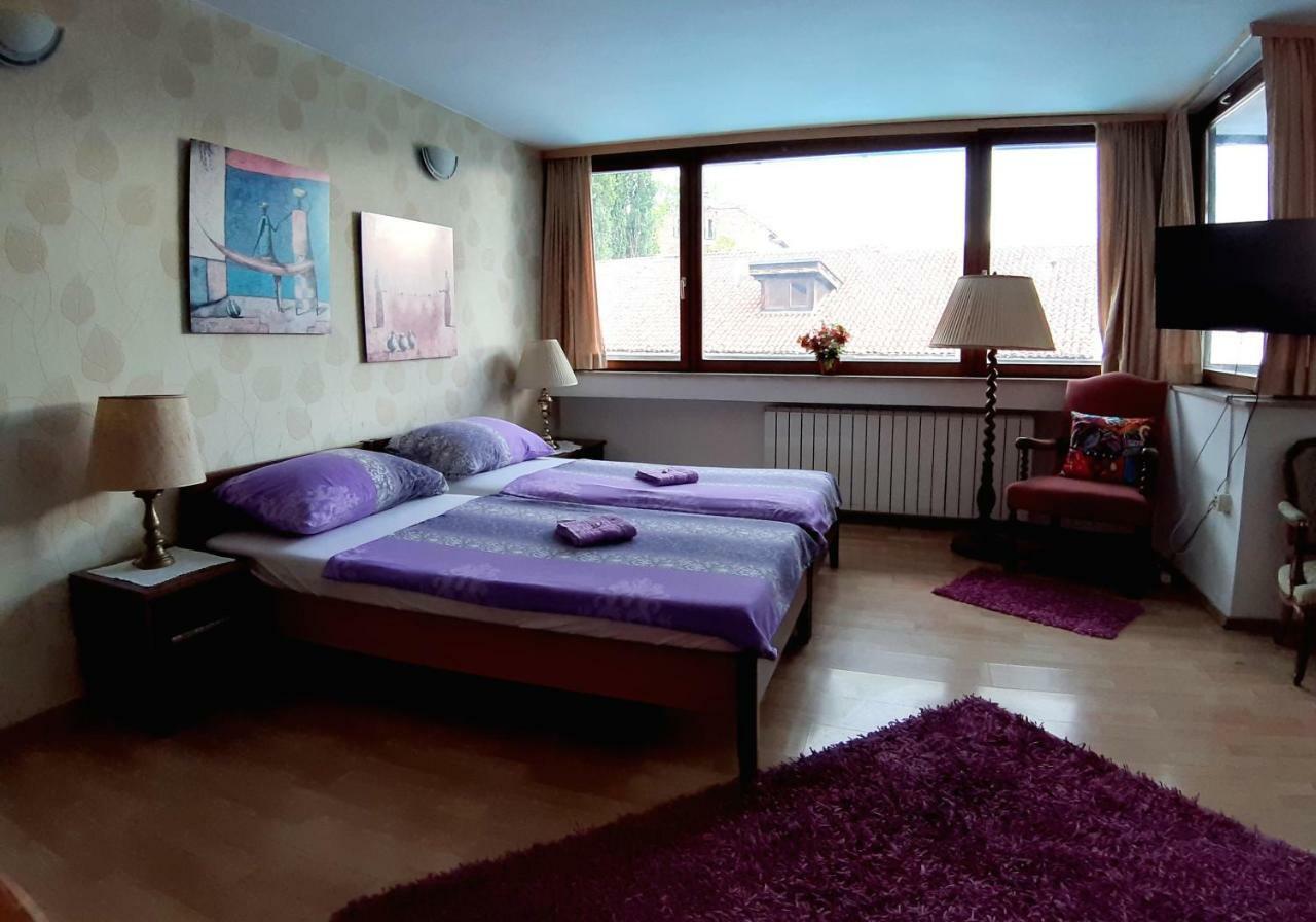 Hostel Pansion Lion SJJ Eksteriør bilde