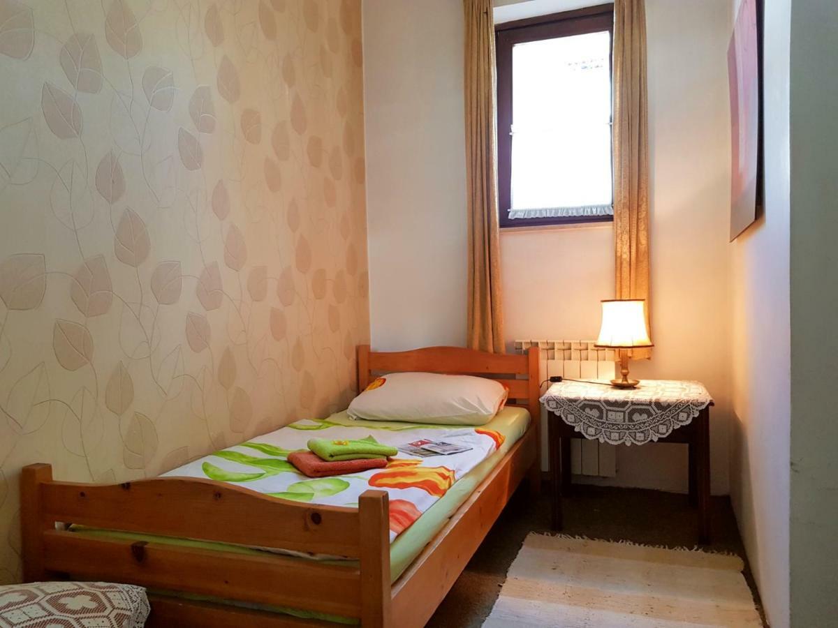 Hostel Pansion Lion SJJ Eksteriør bilde