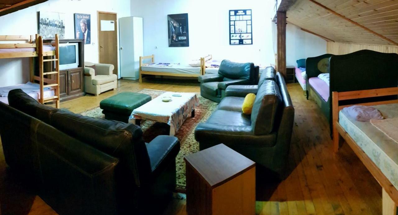 Hostel Pansion Lion SJJ Eksteriør bilde
