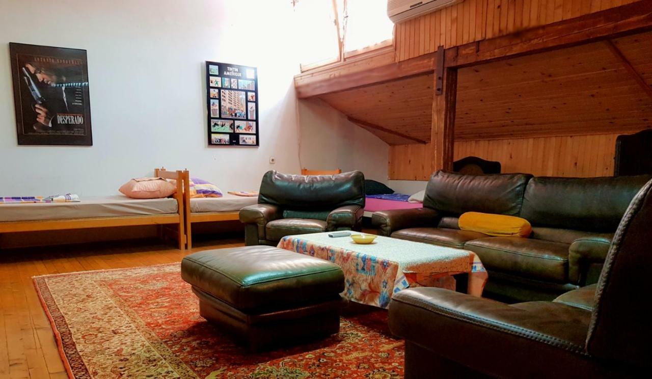 Hostel Pansion Lion SJJ Eksteriør bilde