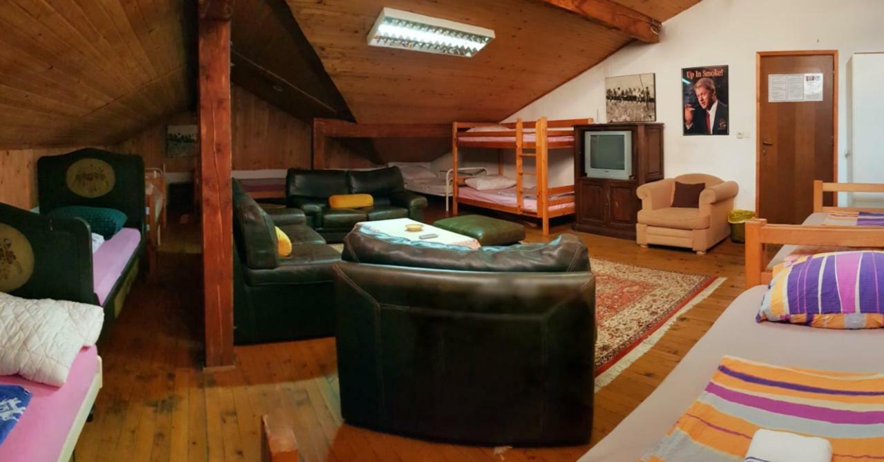 Hostel Pansion Lion SJJ Eksteriør bilde