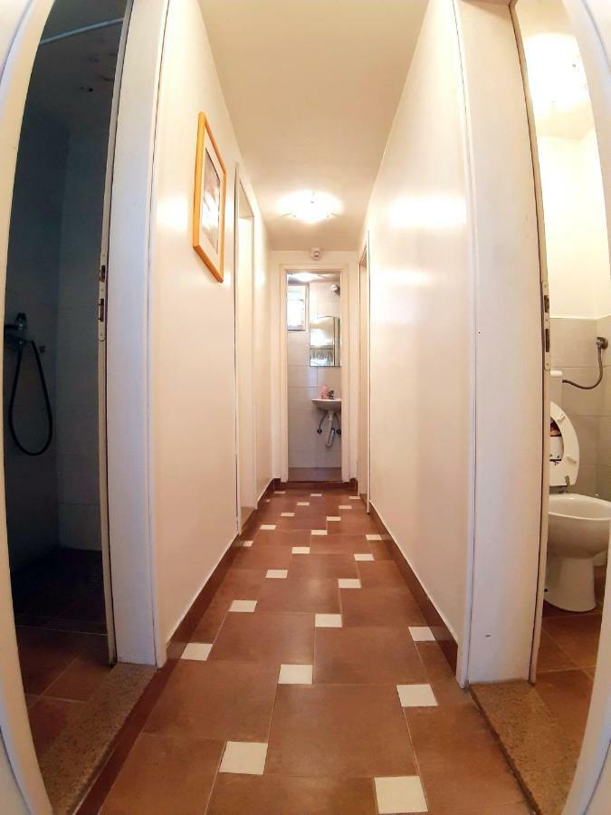 Hostel Pansion Lion SJJ Eksteriør bilde