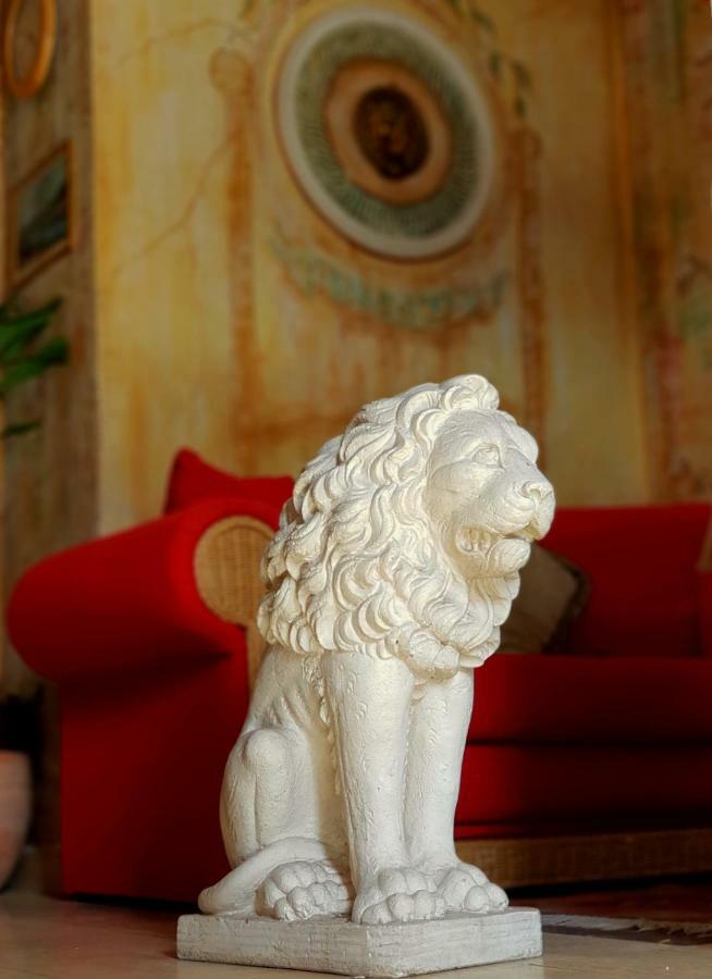 Hostel Pansion Lion SJJ Eksteriør bilde